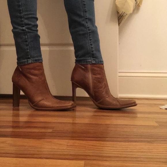 Leather high heel boots - Picture 2 of 7